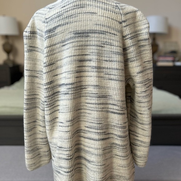 J Jill Cream and blue  V-Neck Sweater medium petite - Picture 3 of 9